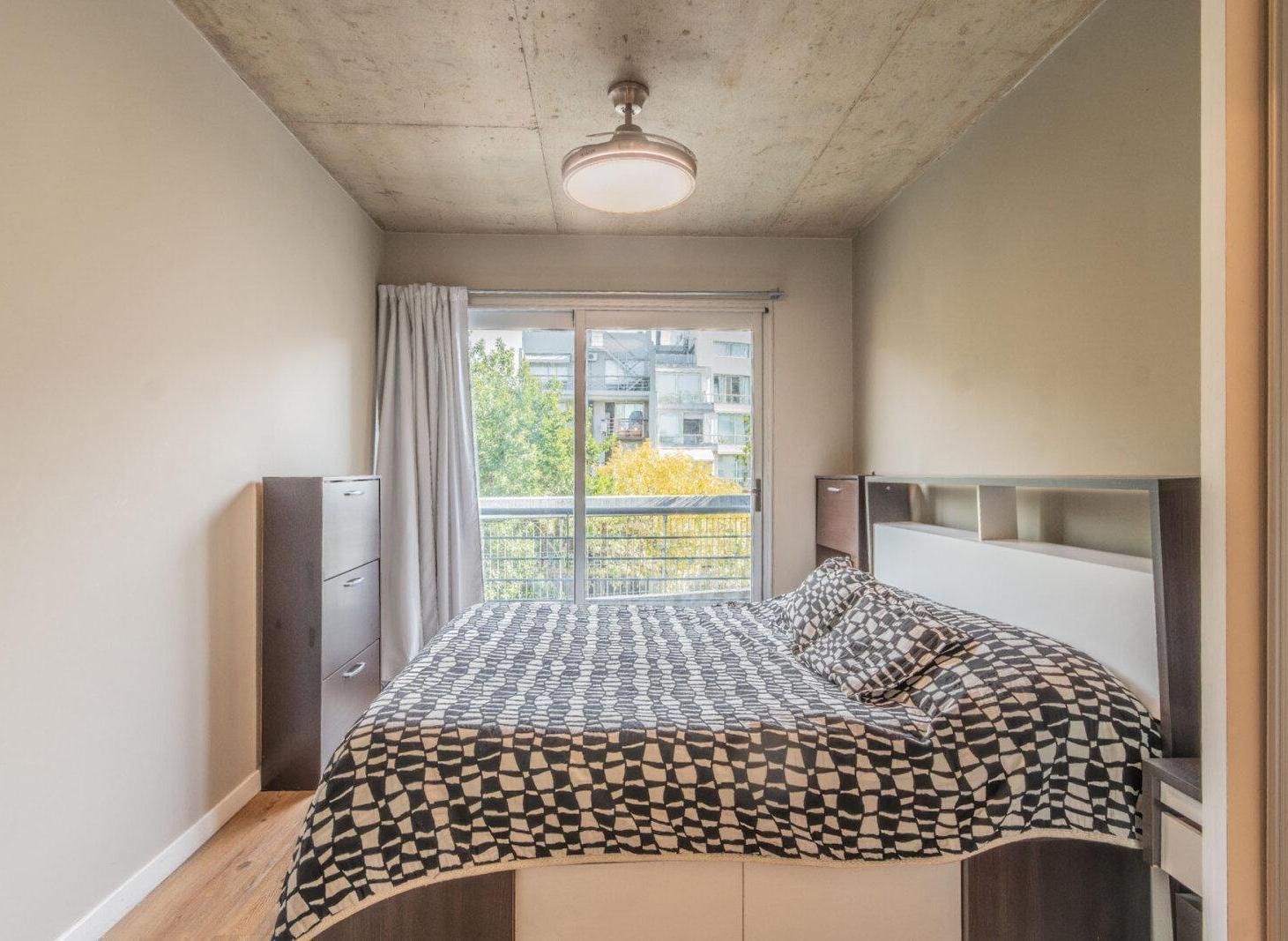 Foto de TRIPLEX APTO CREDITO. 3 AMBIENTES CON TERRAZA - COCHERA - BALCÓN, imagen 5