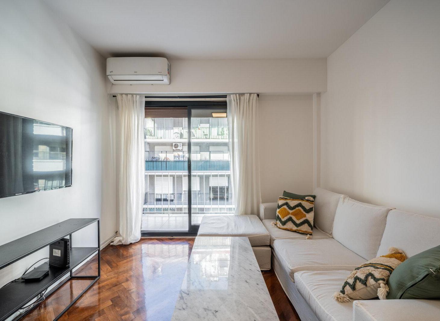 Foto de DEPARTAMENTO 3 AMBIENTES. RECICLADO. BALCON AL FRENTE. RECOLETA, imagen 1