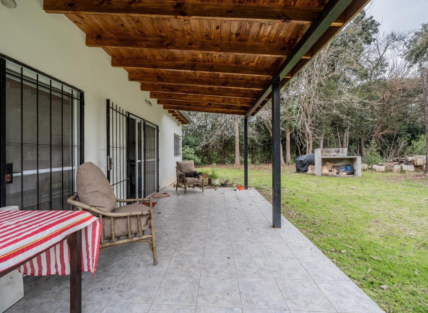 Foto de Espectacular fracción de 4.900 m² con dos casas, parque y piscina |, imagen 3