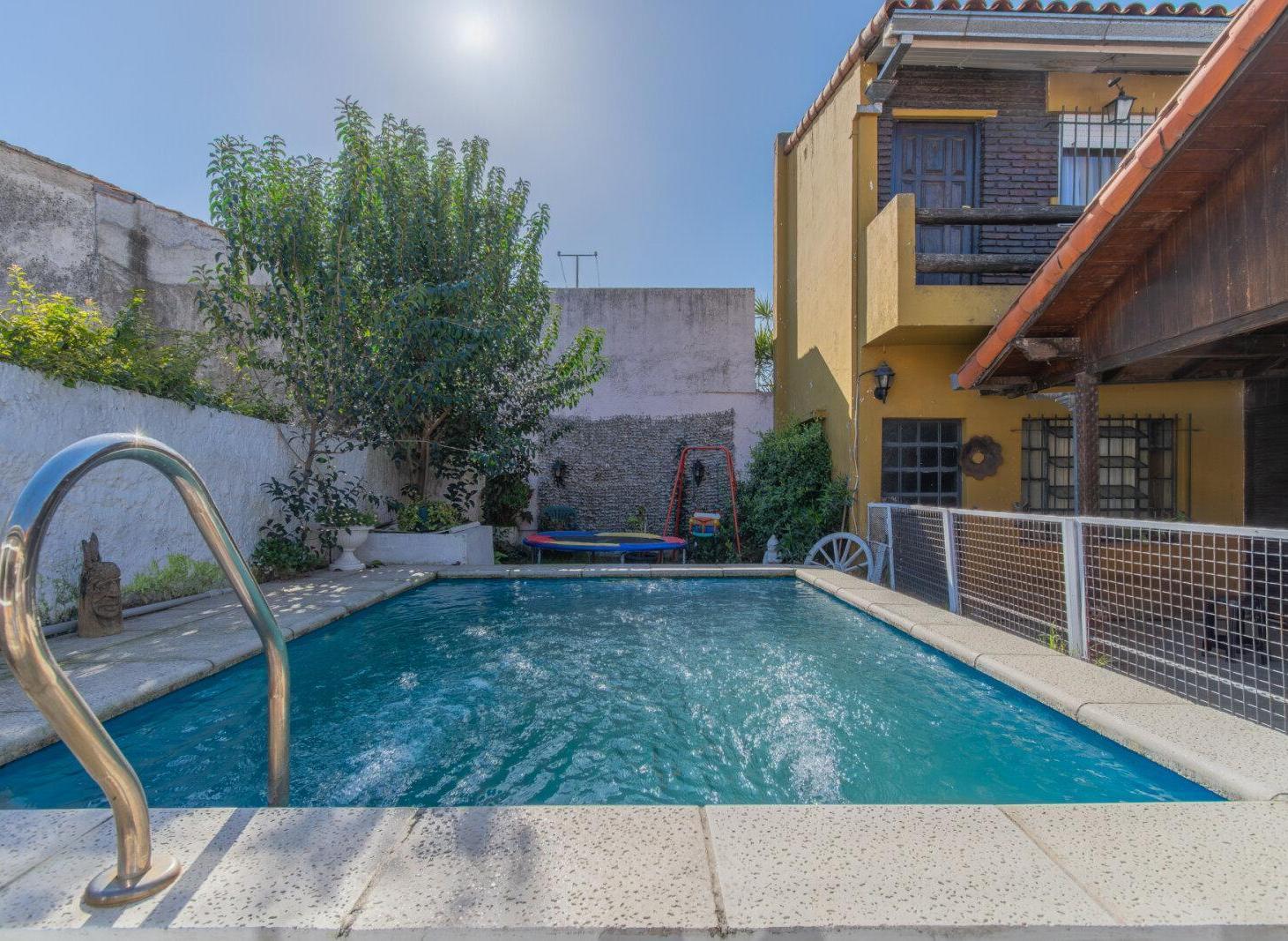 Foto de CASA 5 AMBIENTES- COCHERA-PILETA Y QUINCHO, imagen 5