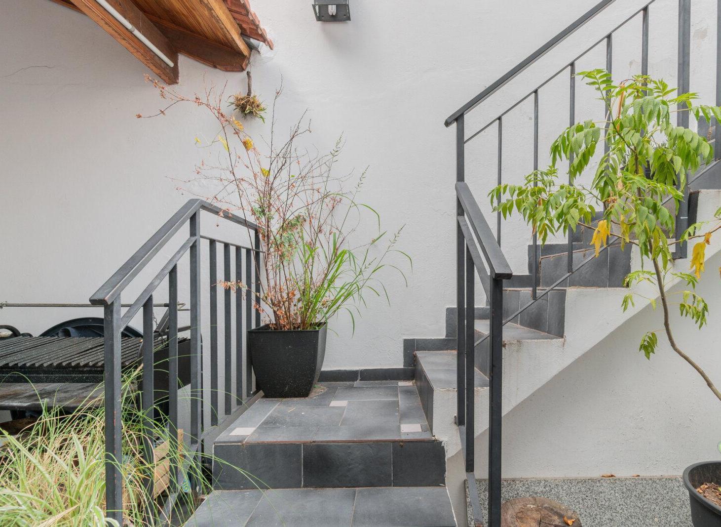 Foto de Casa - con patio cochera y terraza. Lote Propio. Lanús este, imagen 2