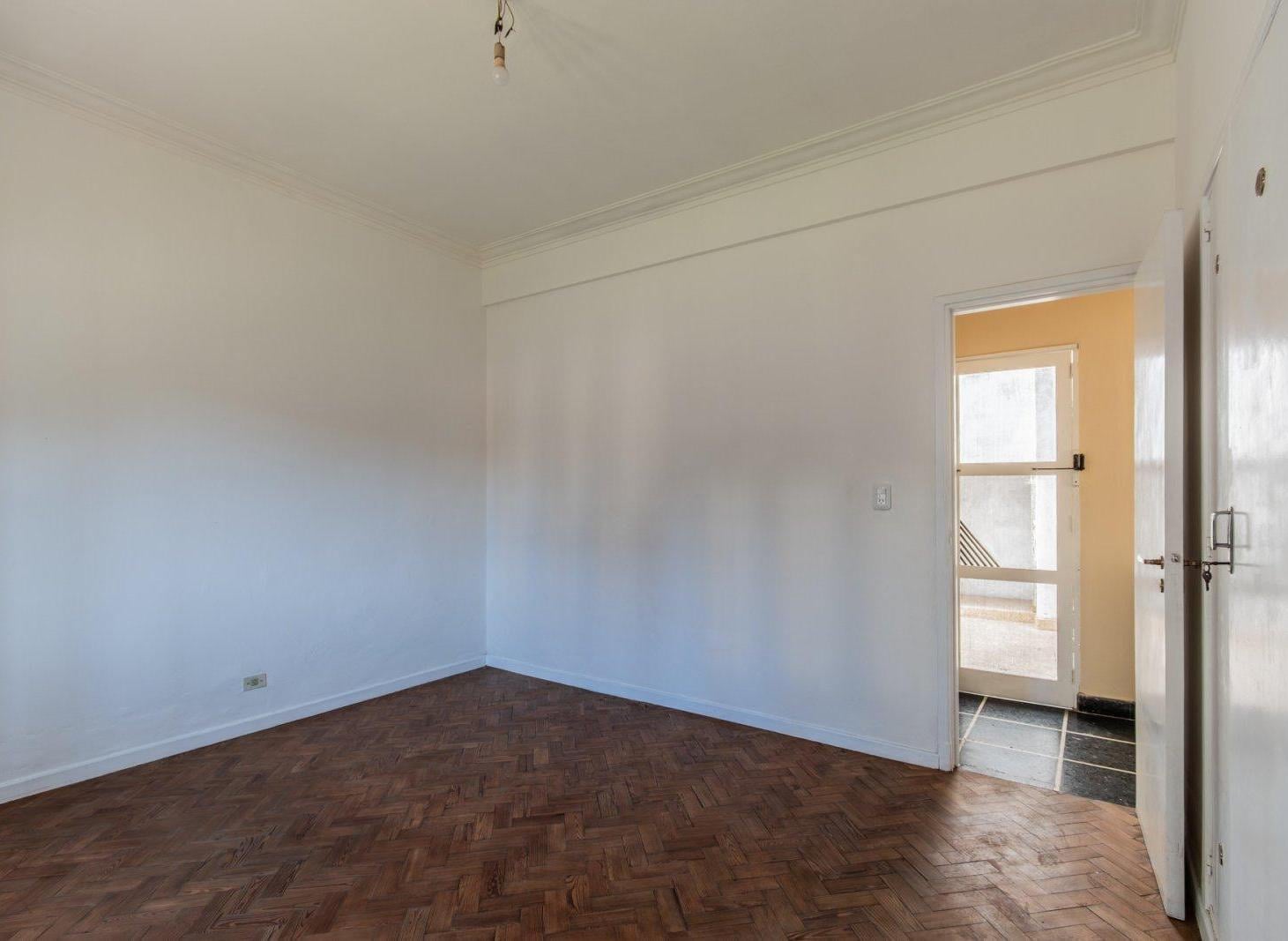 Foto de CASA - MUY BUEN ESTADO - CON TERRAZA. 4 AMBIENTES. LOTE PROPIO, imagen 1