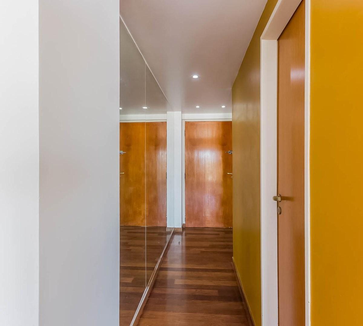Venta Dpto 3 Ambientes Al Frente C/balcón Aterrazado y Cochera Cubierta en Monte Castro 5