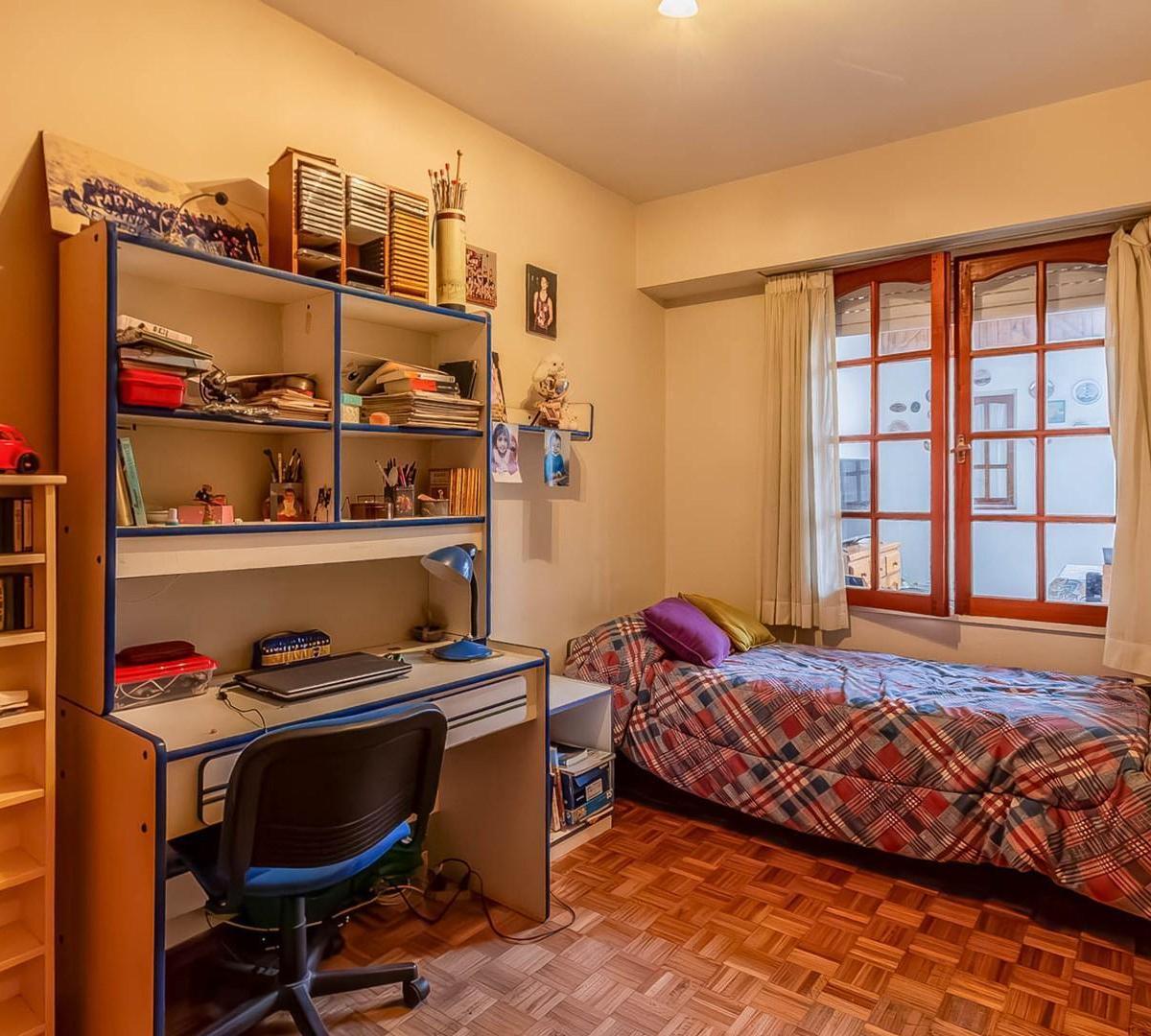 Venta PH 4 Ambientes 2 Patios Grandes Sin Expensas en Parque Patricios 4