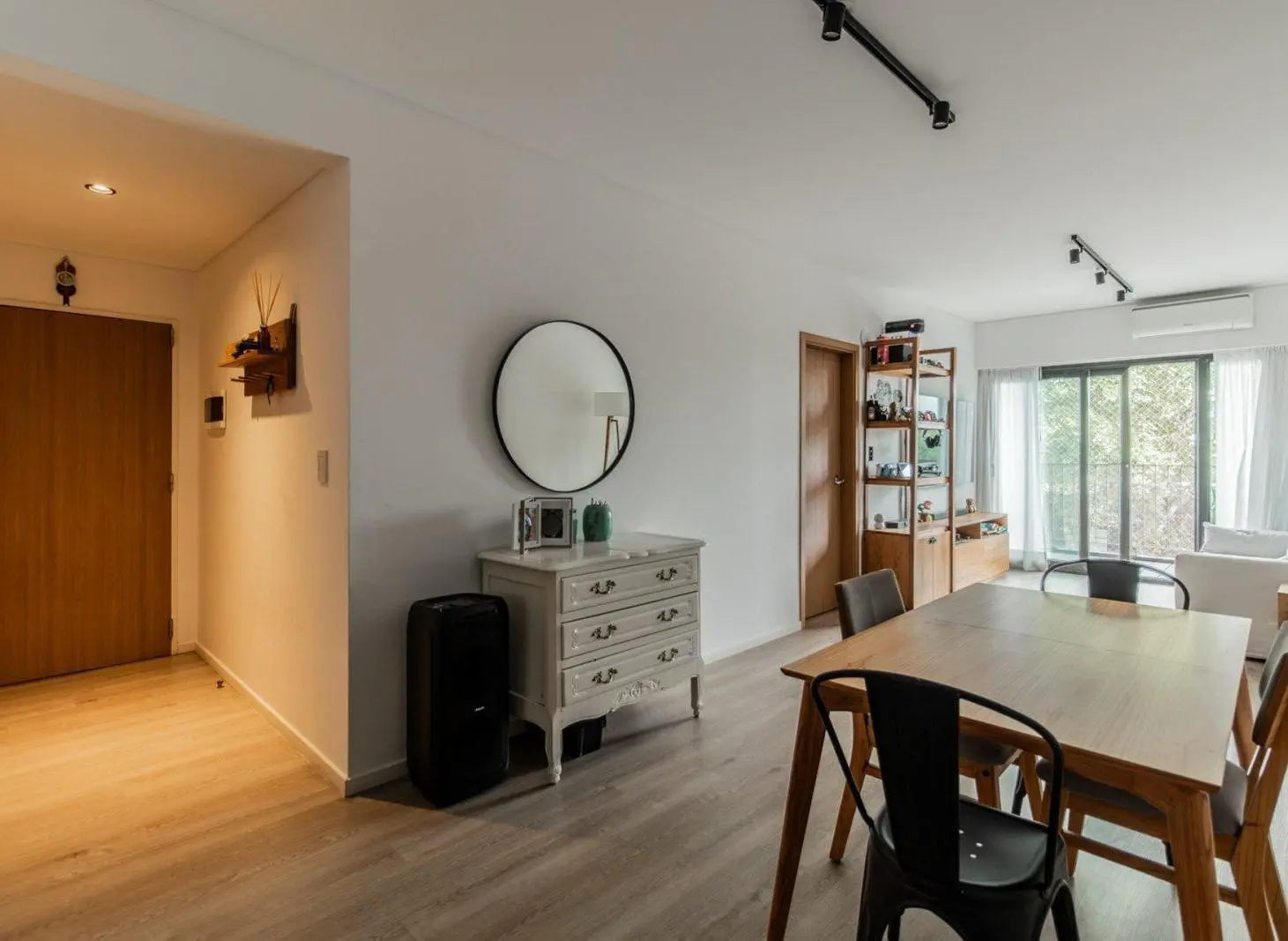 VENTA EXCELENTE DPTO 2 AMBIENTES C/BALCÓN AL FRENTE EN DEVOTO 2