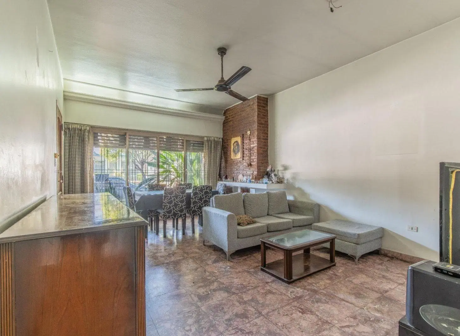 VENTA DE PH 3 AMBIENTES CON PATIO Y ENTRADA INDEPENDIENTE EN VERSALLES 2