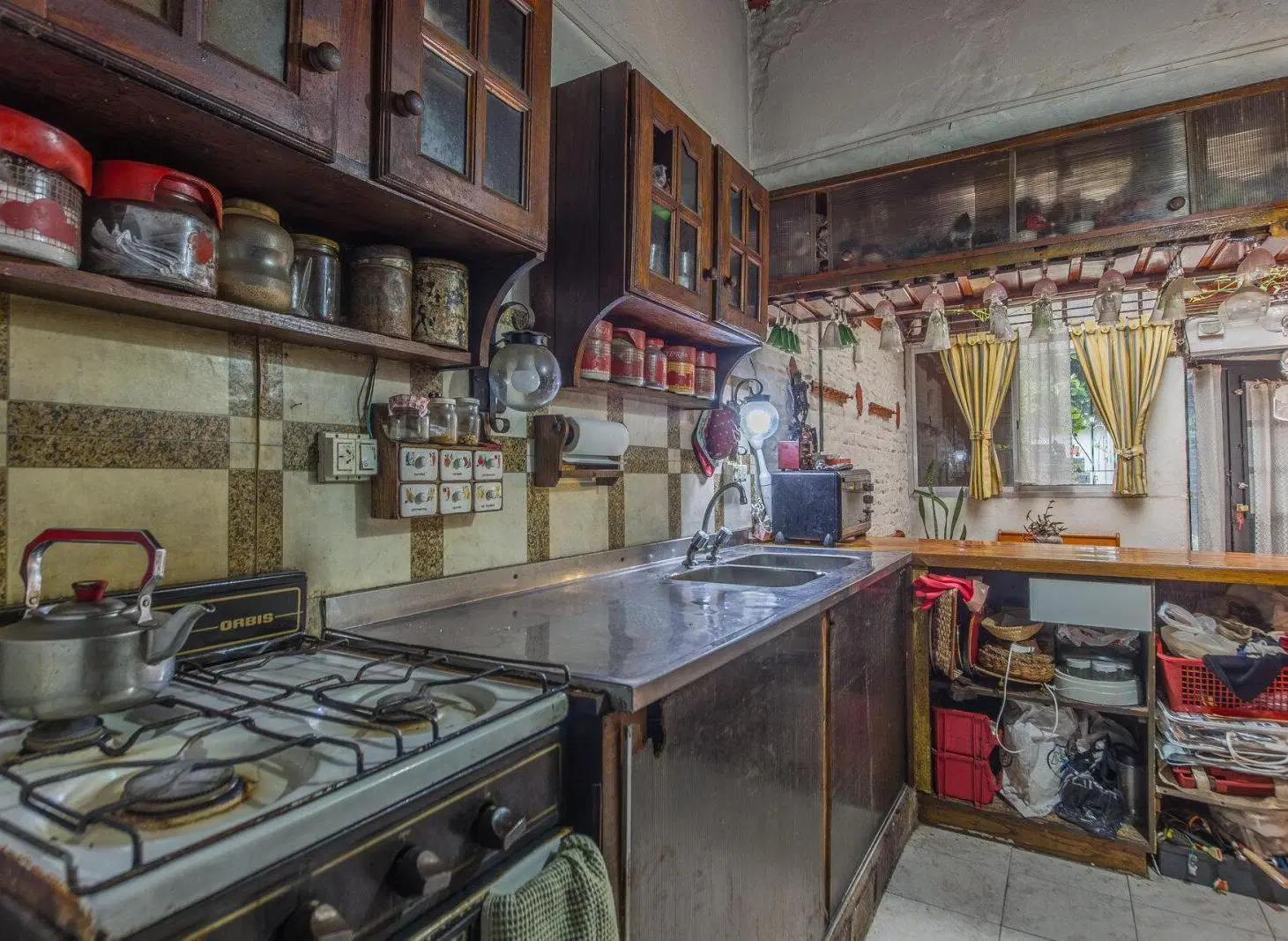 VENTA CASA LOTE PROPIO DE 5 AMBIENTES CON COCHERA Y TERRAZA EN VILLA DEL PARQUE 2
