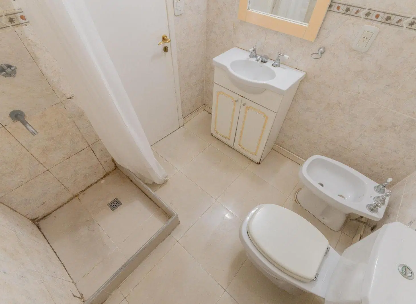 ALQUILER DEPARTAMENTO 4 AMBIENTES C/DEPENDENCIA Y BAULERA EN RECOLETA 5