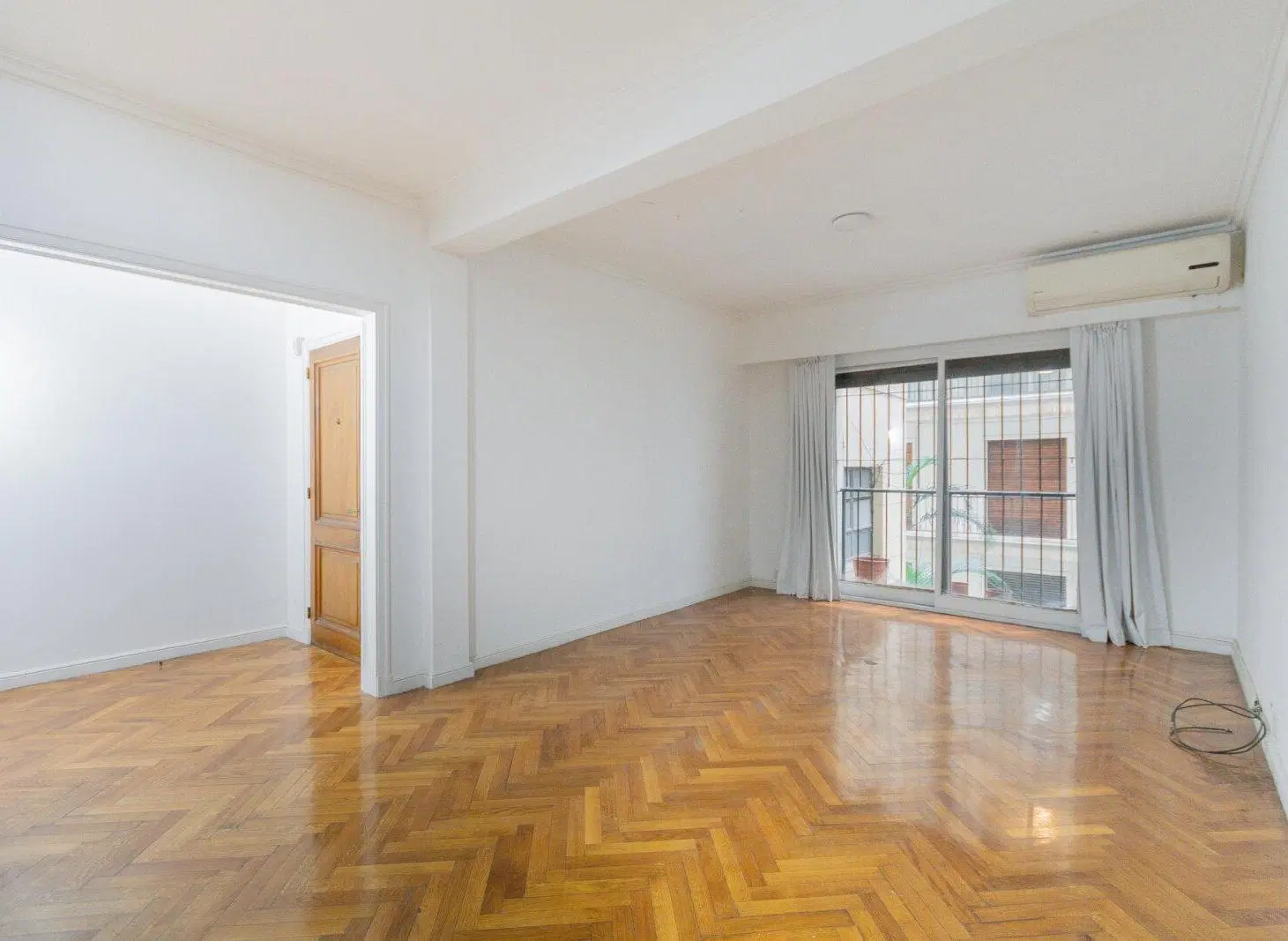 ALQUILER DEPARTAMENTO 4 AMBIENTES C/DEPENDENCIA Y BAULERA EN RECOLETA 2