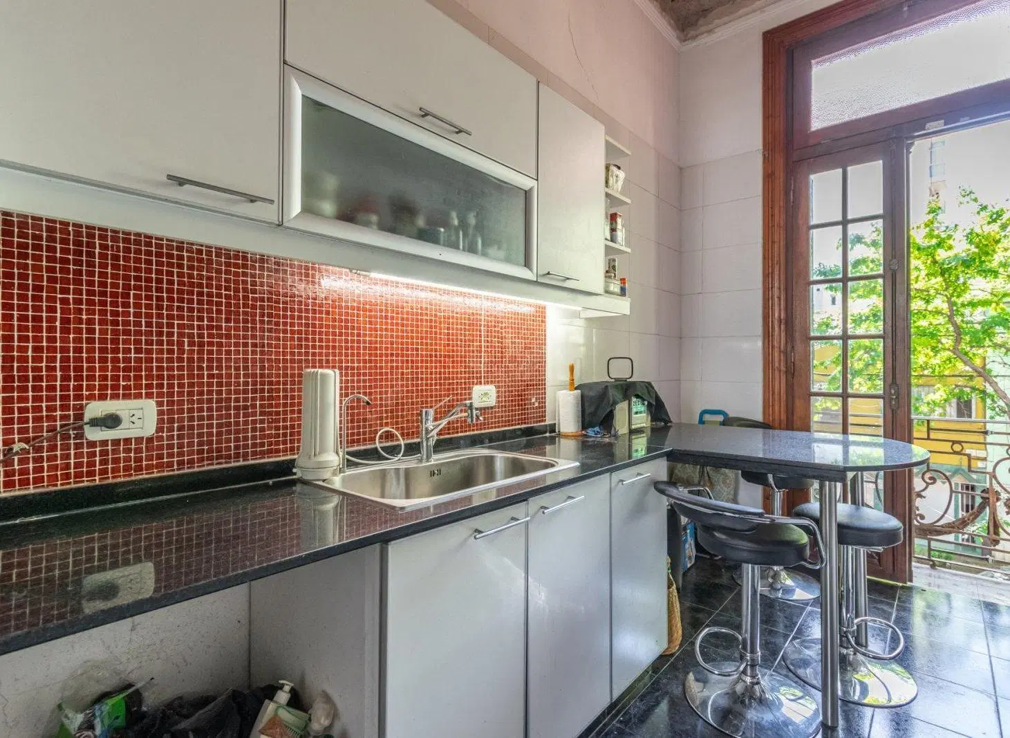 VENTA PH 5 AMBIENTES AL FRENTE, AMPLIO ESPACIO LIBRE Y QUINCHO CON PARRILLA EN CABALLITO 3