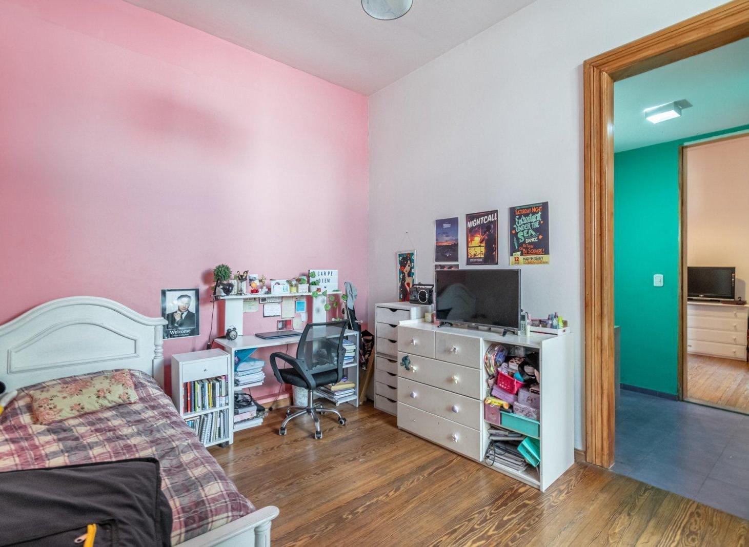 VENTA PH 5 AMBIENTES AL FRENTE, AMPLIO ESPACIO LIBRE Y QUINCHO CON PARRILLA EN CABALLITO