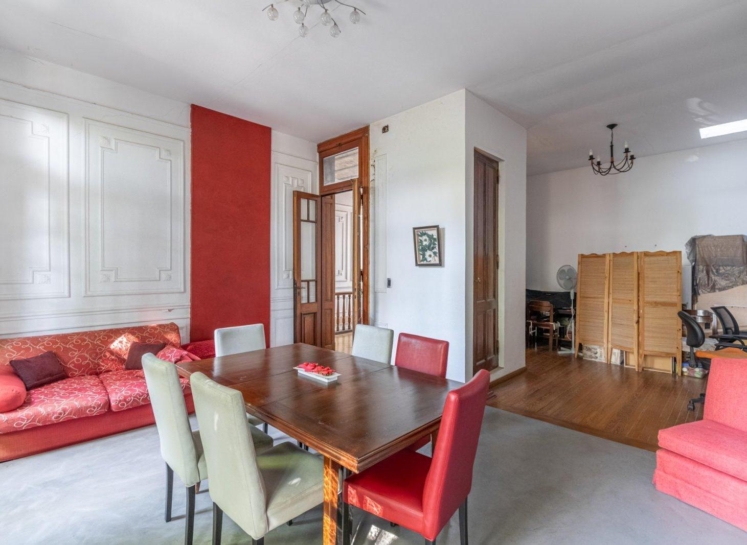 VENTA PH 5 AMBIENTES AL FRENTE, AMPLIO ESPACIO LIBRE Y QUINCHO CON PARRILLA EN CABALLITO