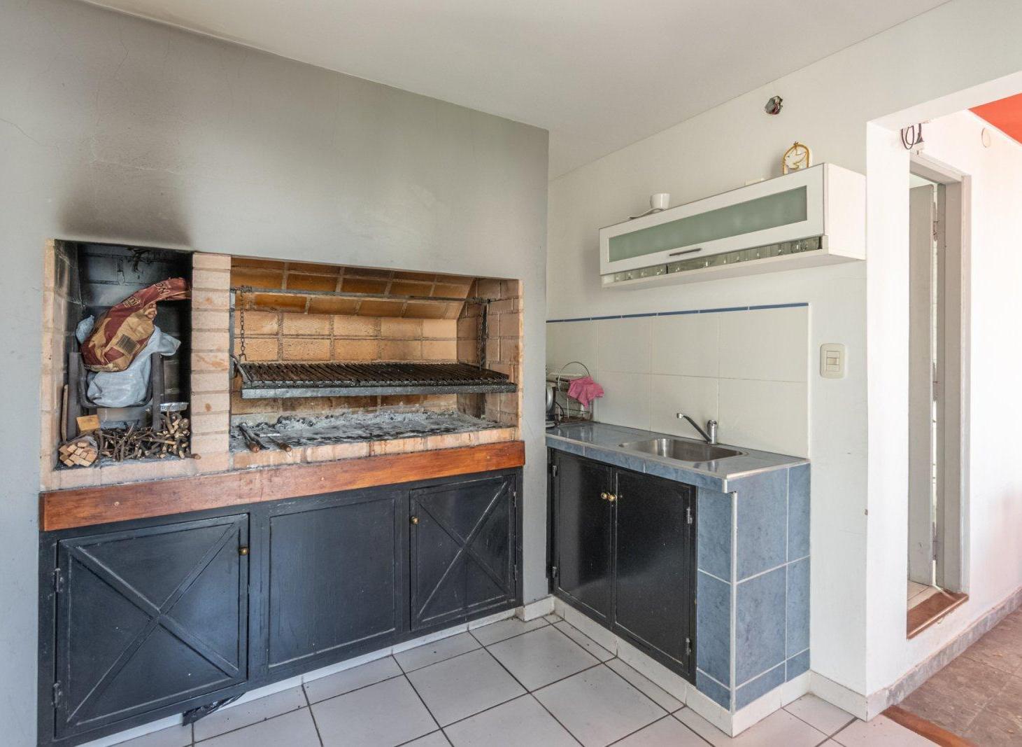 VENTA PH 5 AMBIENTES AL FRENTE, AMPLIO ESPACIO LIBRE Y QUINCHO CON PARRILLA EN CABALLITO
