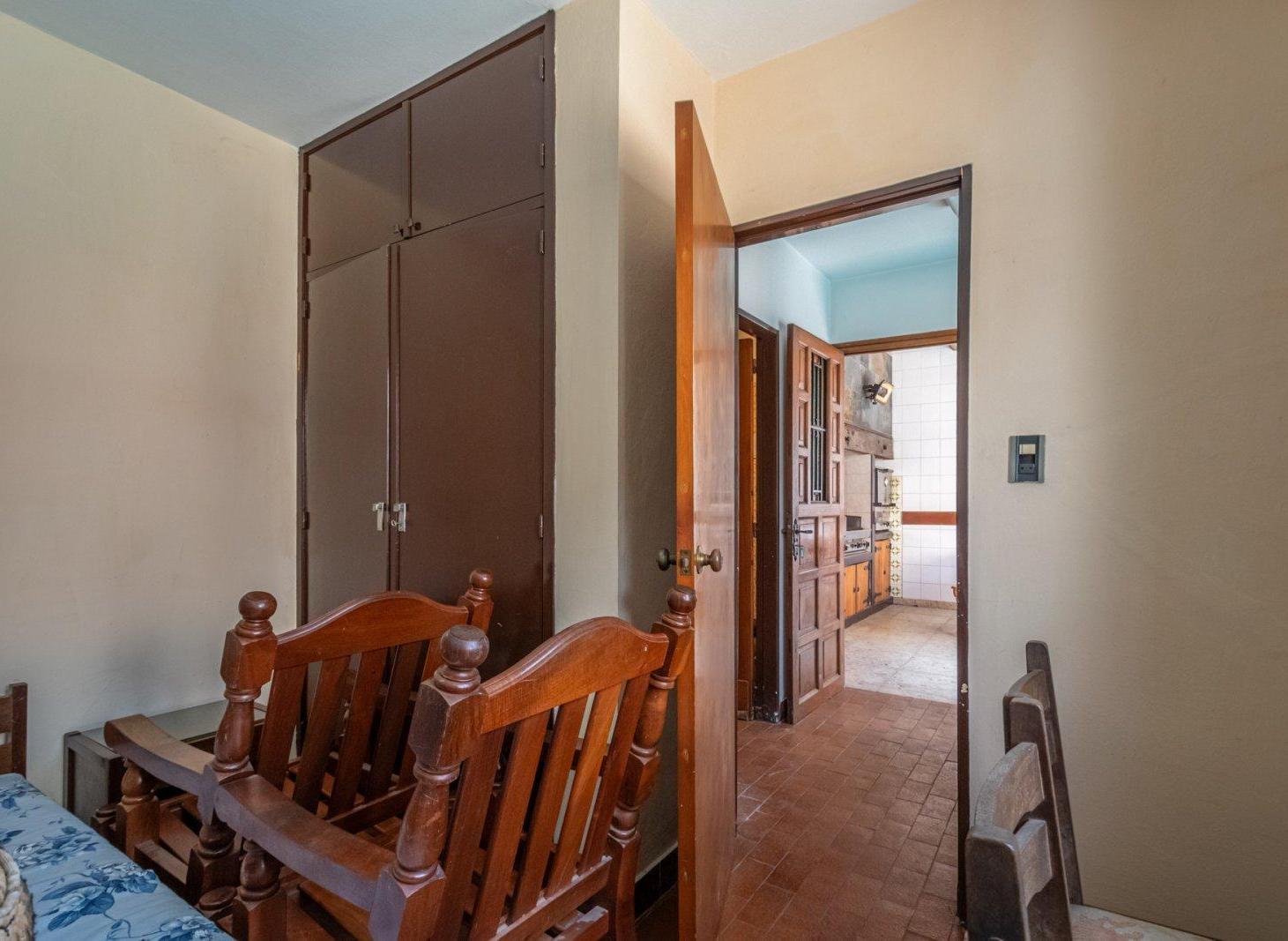 VENTA DE CASA 4 AMBIENTES, JARDIN, PATIO, PARRILLA, PILETA, QUINCHO Y COCHERA CUBIERTA FLORIDA