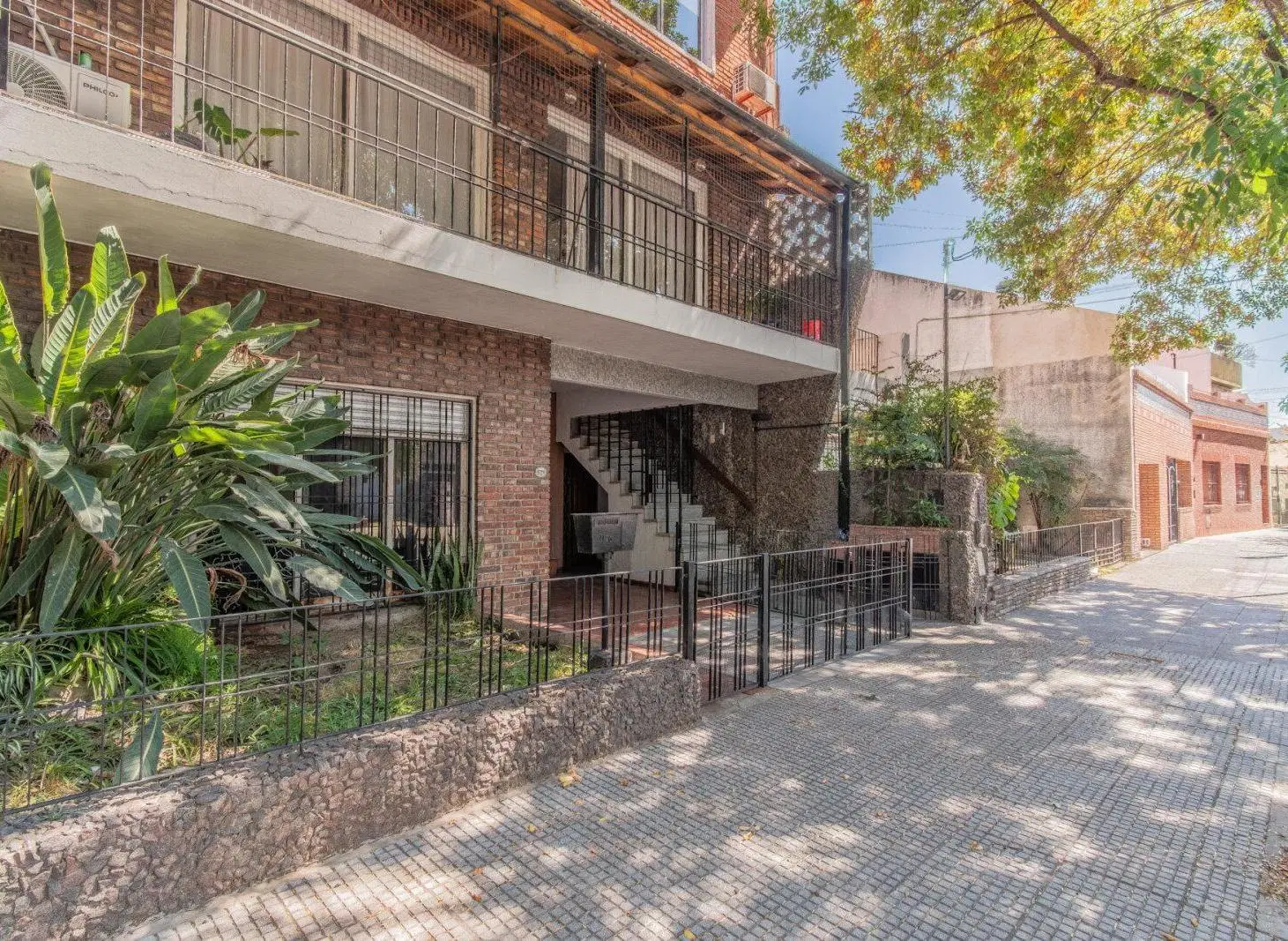 VENTA DE PH 3 AMBIENTES CON PATIO Y ENTRADA INDEPENDIENTE EN VERSALLES 5