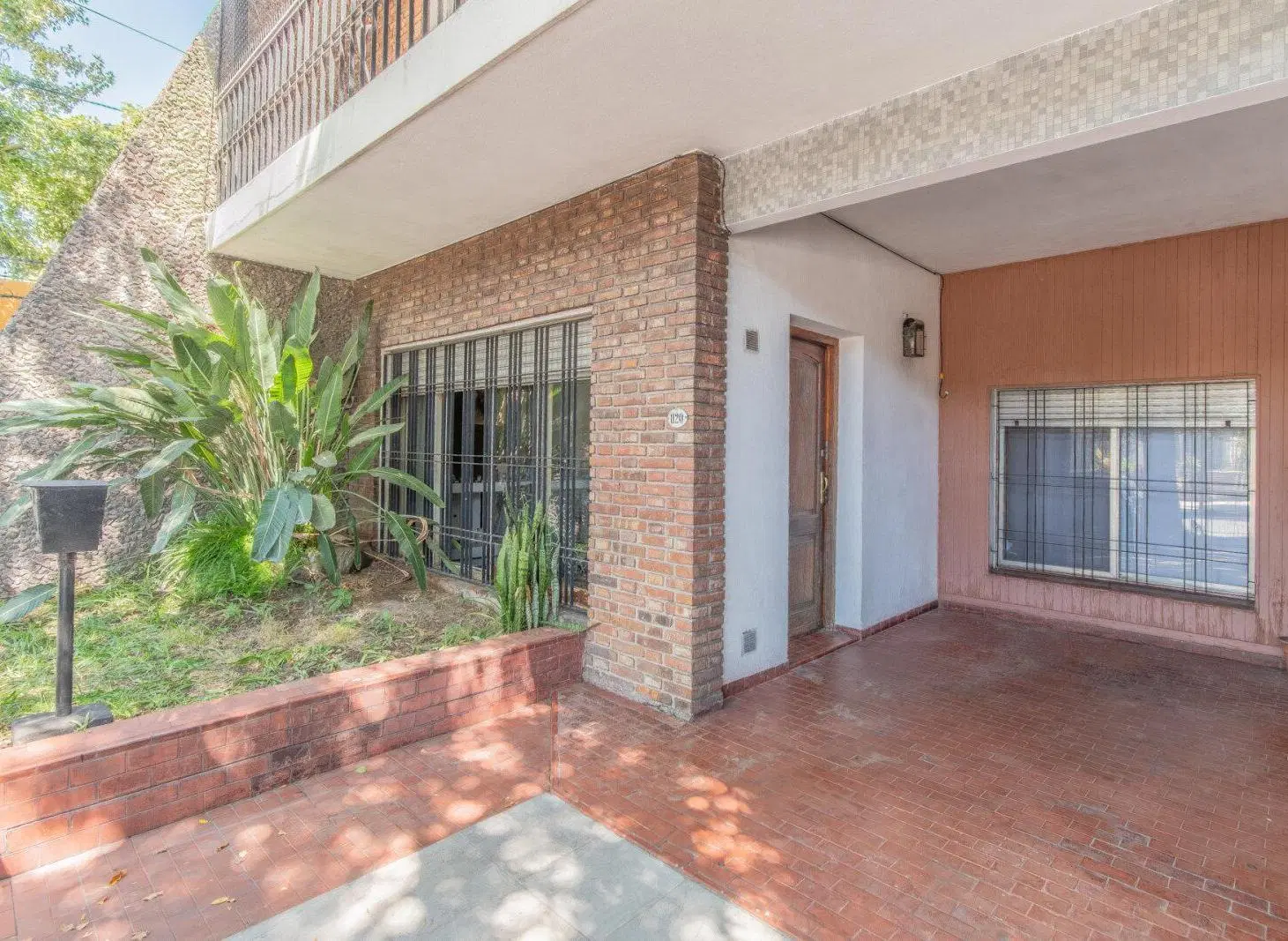 VENTA DE PH 3 AMBIENTES CON PATIO Y ENTRADA INDEPENDIENTE EN VERSALLES 2