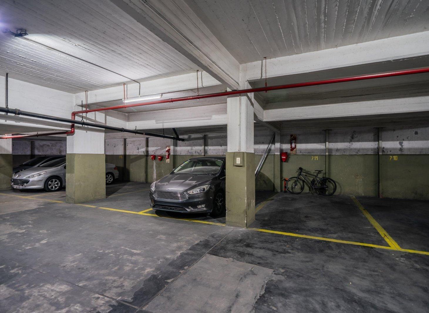 VENTA DEPTO DUPLEX TIPO LOFT DE 2 AMBIENTES A REFACCIONAR CON COCHERA Y FULL AMENITIES