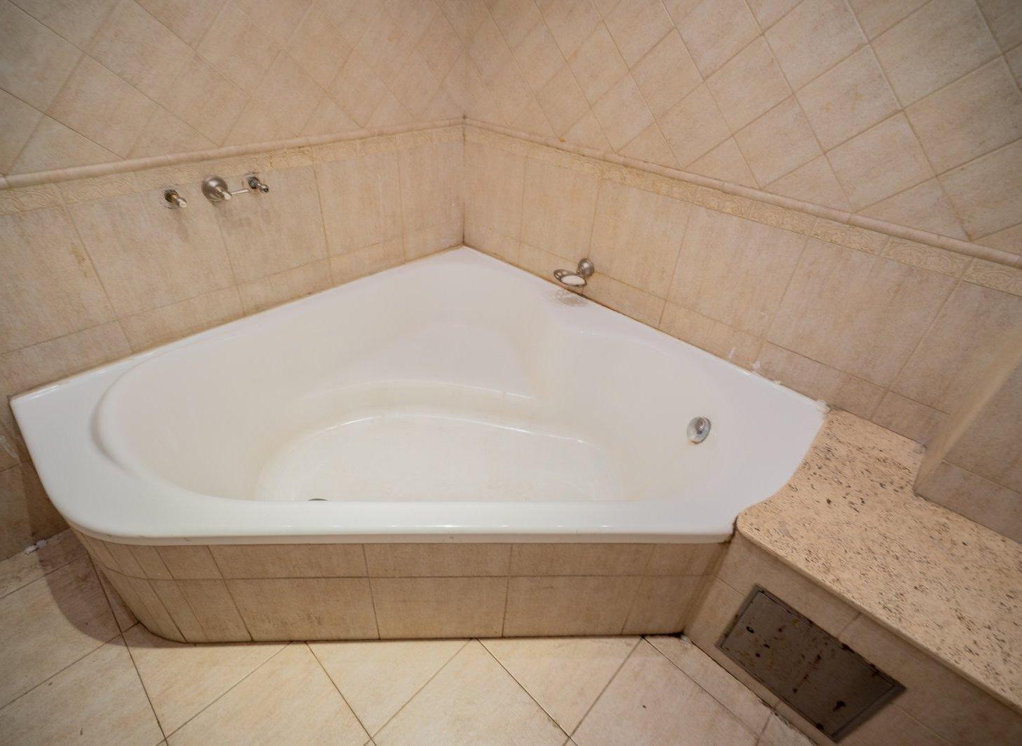 VENTA DEPTO DUPLEX TIPO LOFT DE 2 AMBIENTES A REFACCIONAR CON COCHERA Y FULL AMENITIES