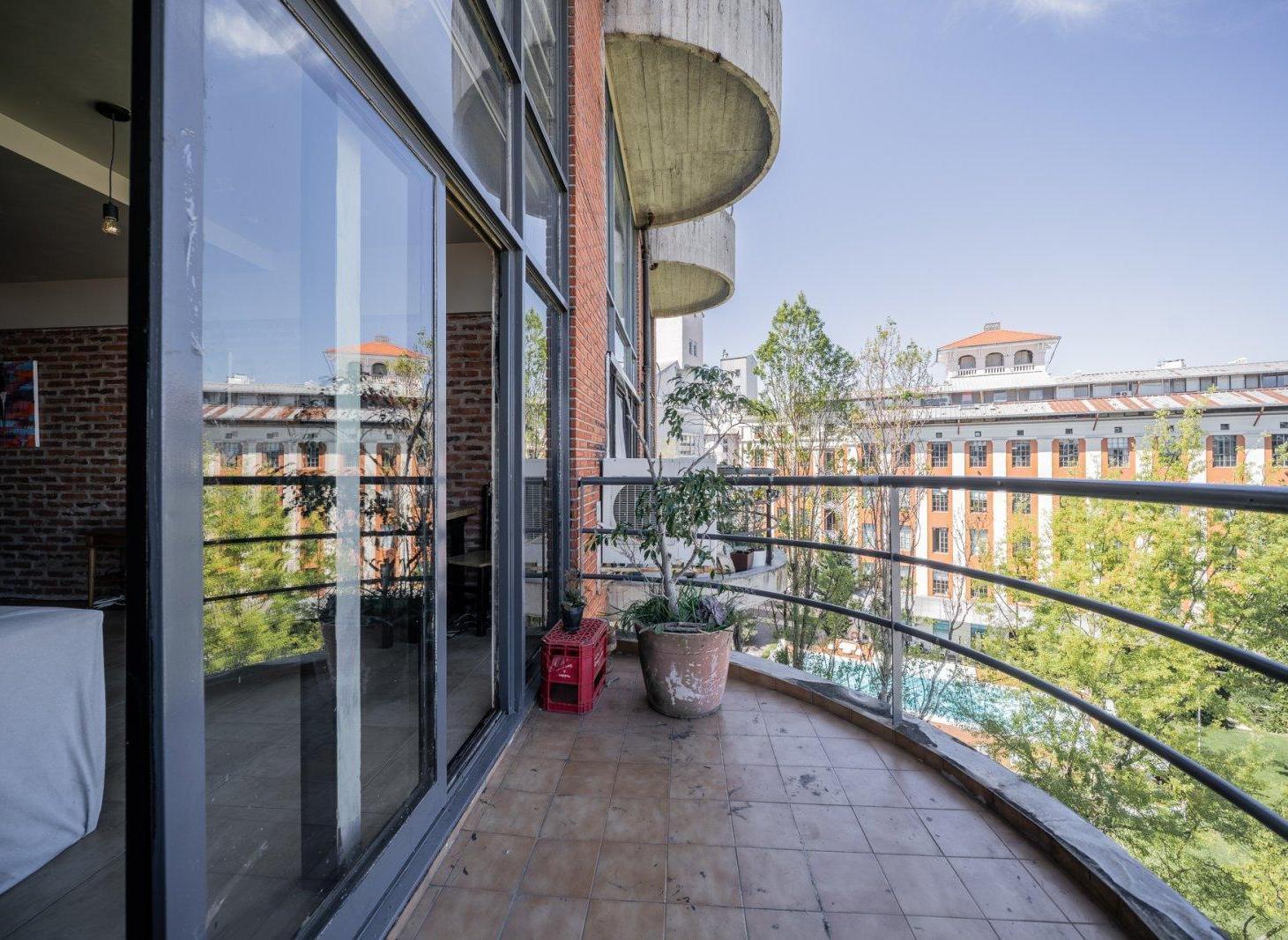 VENTA DEPTO DUPLEX TIPO LOFT DE 2 AMBIENTES A REFACCIONAR CON COCHERA Y FULL AMENITIES