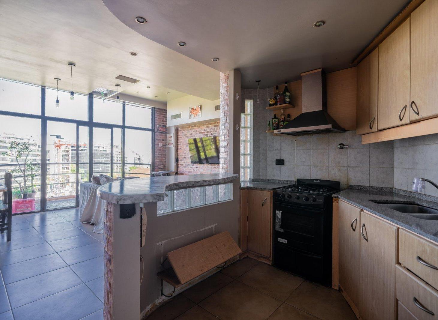 VENTA DEPTO DUPLEX TIPO LOFT DE 2 AMBIENTES A REFACCIONAR CON COCHERA Y FULL AMENITIES