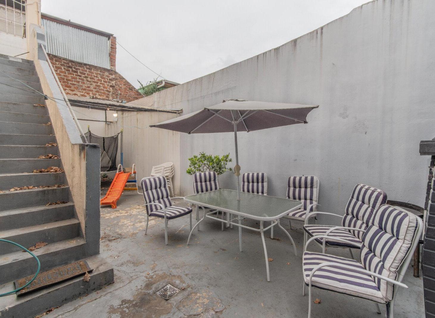 Foto de VENTA DE CASA DE 5 AMBIENTES C/PATIO Y TERRAZA EN RAMOS MEJÍA, imagen 5