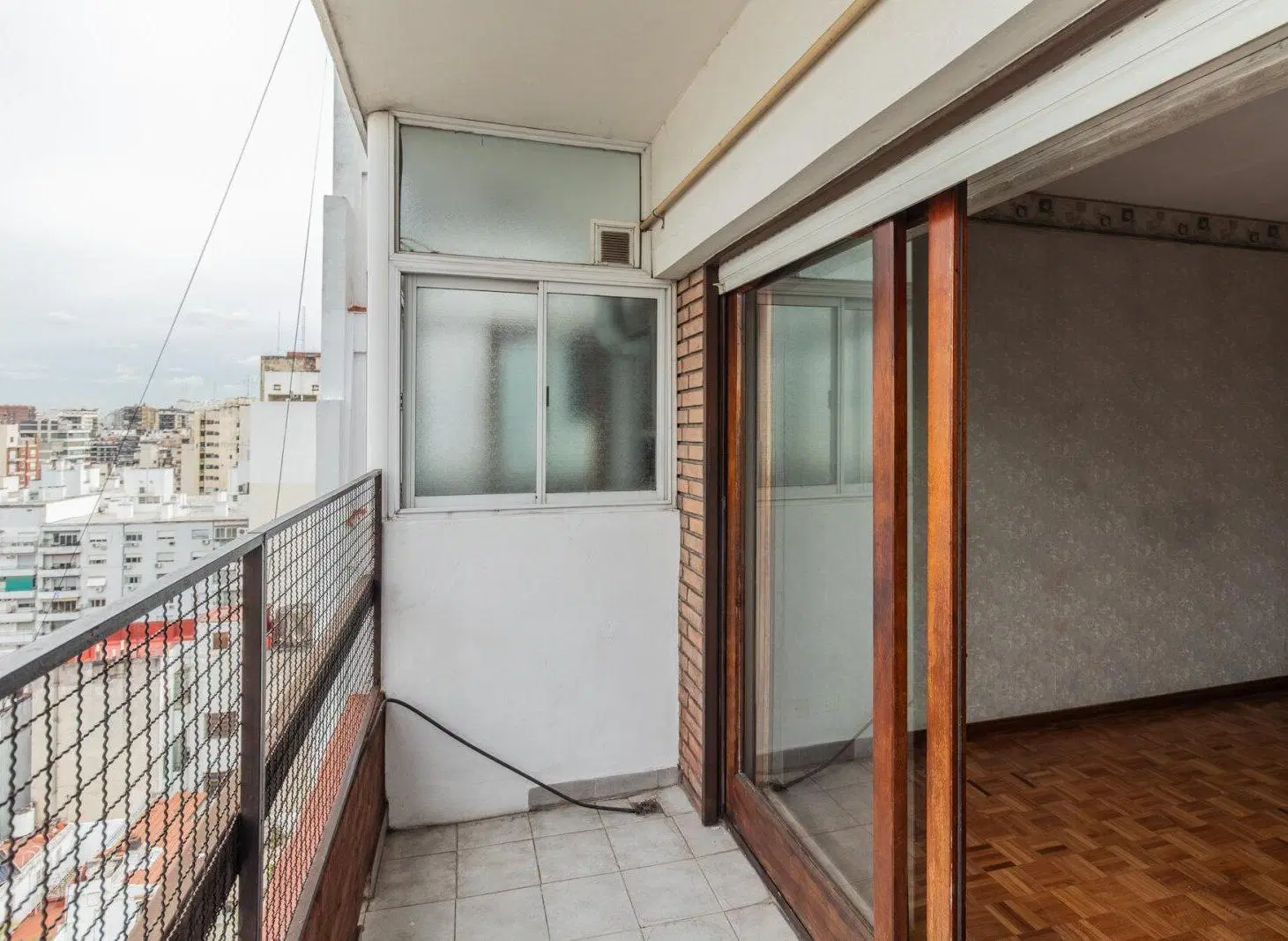 VENTA DE DEPARTAMENTO 3 AMBIENTES C/BALCÓN, PISO ALTO AL CONTRAFRENTE EN ALMAGRO 3