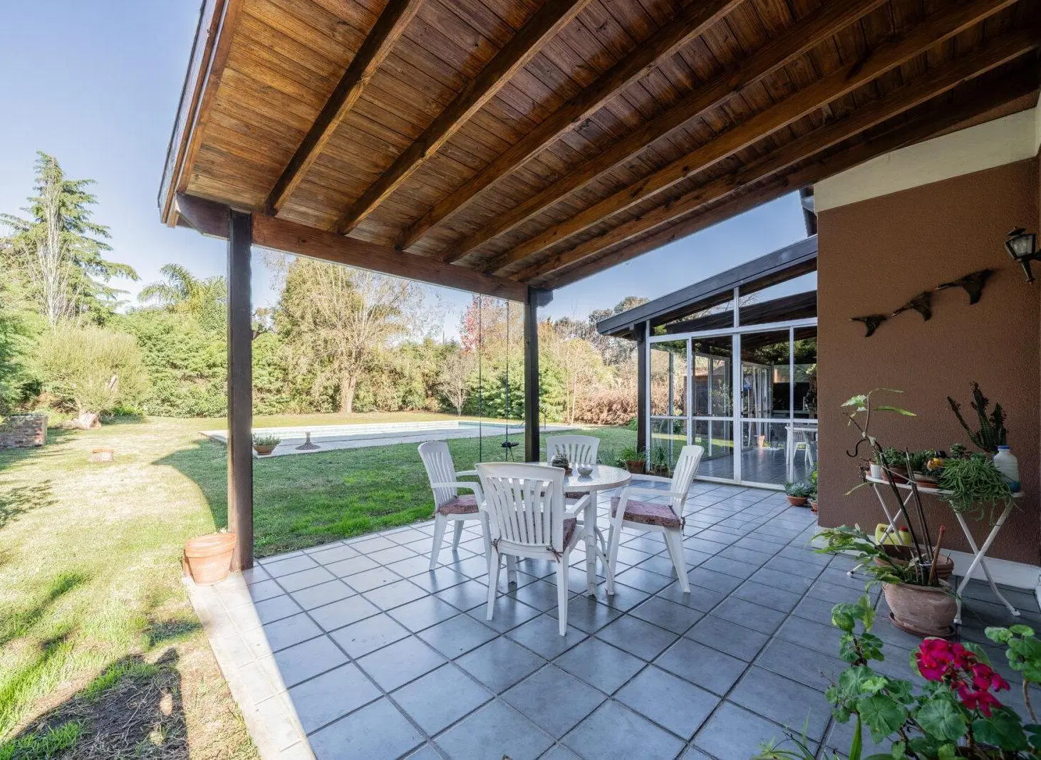 VENTA CASA 4 AMBIENTES C/PISCINA, PARQUE, QUINCHO Y COCHERA EN ECHEVERRÍA DEL LAGO, CANNING 3