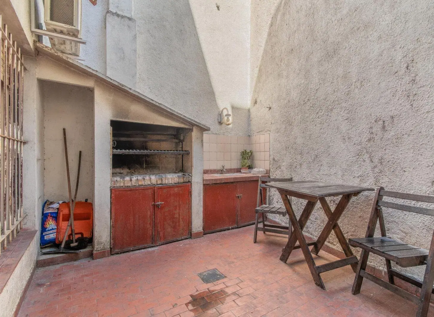 VENTA DE PH 3 AMBIENTES A RECICLAR CON PATIO Y ENTRADA INDEPENDIENTE EN VERSALLES 2