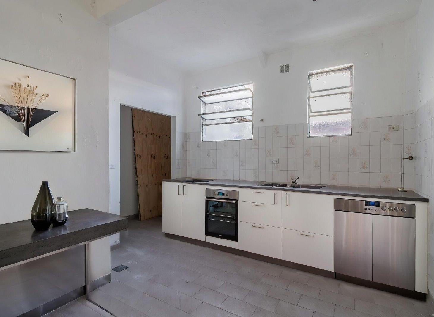 Foto de VENTA PH A RECICLAR 3 AMBIENTES SIN EXPENSAS EN MONTE CASTRO, imagen 1