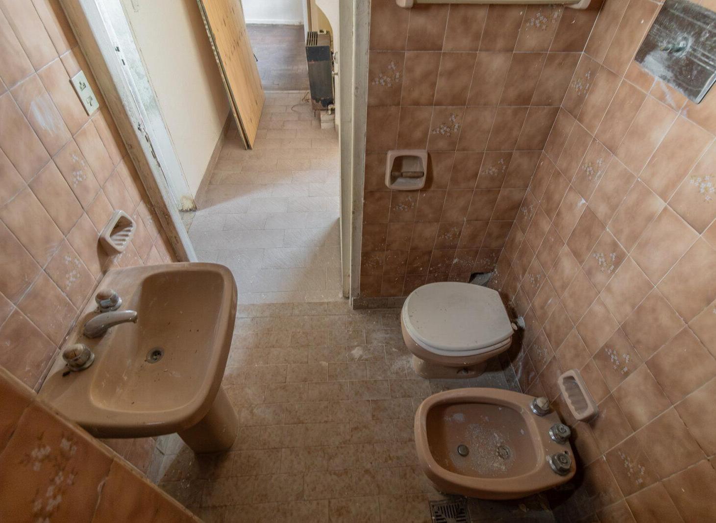 Foto de VENTA PH A RECICLAR 3 AMBIENTES SIN EXPENSAS EN MONTE CASTRO, imagen 5