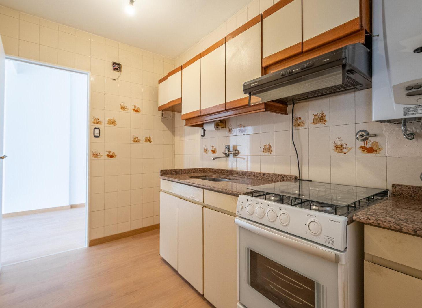 Foto de VENTA DE DEPARTAMENTO 3 AMBIENTES C/ BALCÓN AL CONTRAFRENTE EN, imagen 2