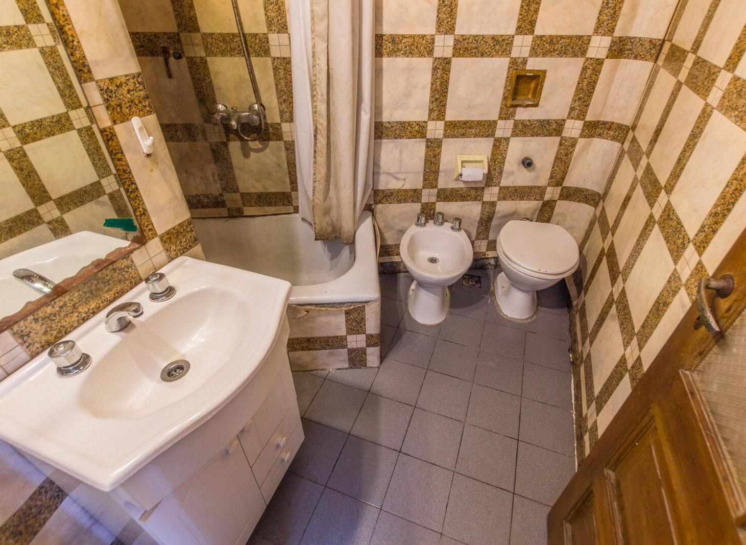 Foto de VENTA CASA LOTE PROPIO DE 5 AMBIENTES CON COCHERA Y TERRAZA EN VILLA, imagen 1