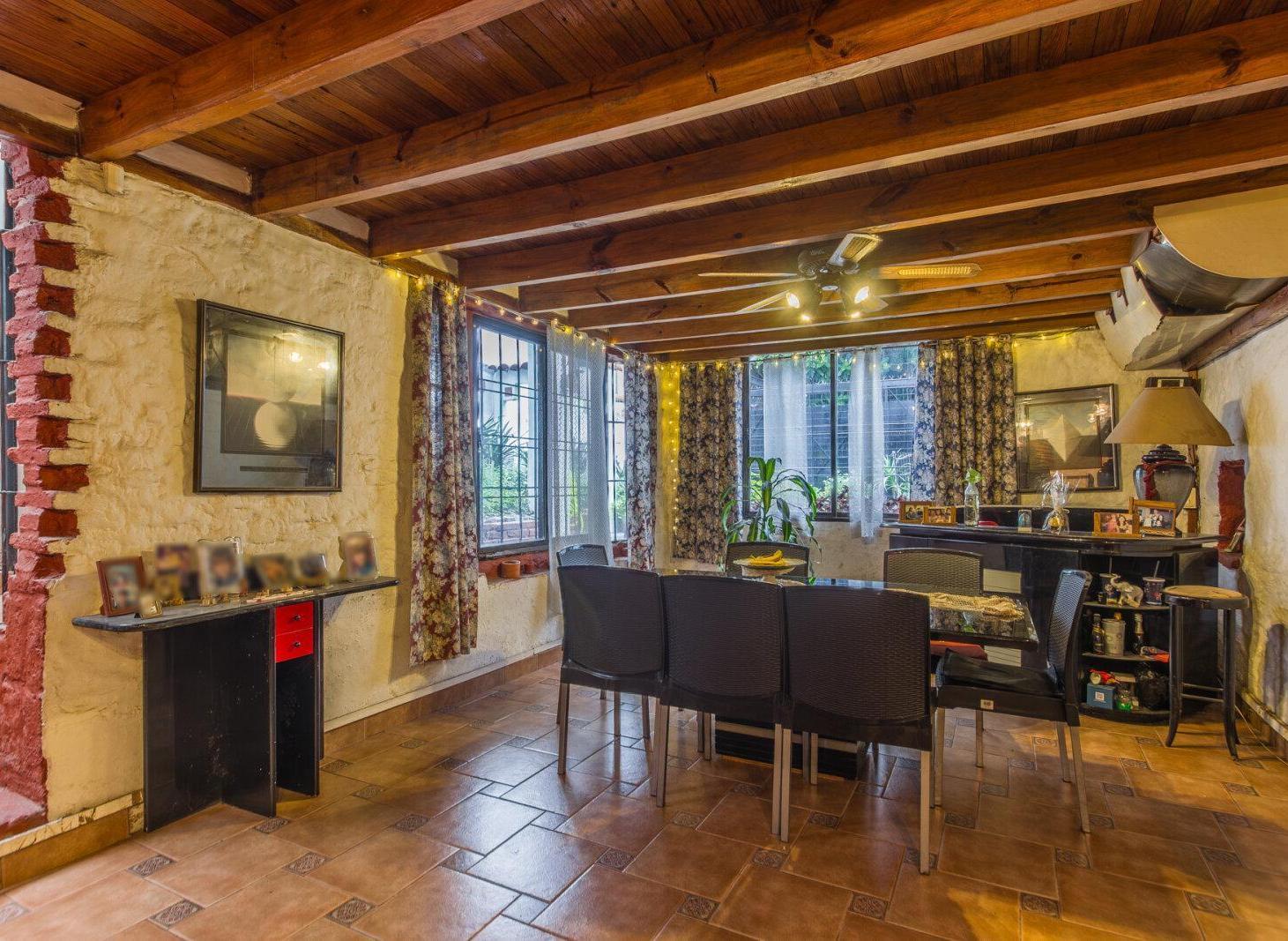 Foto de VENTA CASA LOTE PROPIO DE 5 AMBIENTES CON COCHERA Y TERRAZA EN VILLA, imagen 2