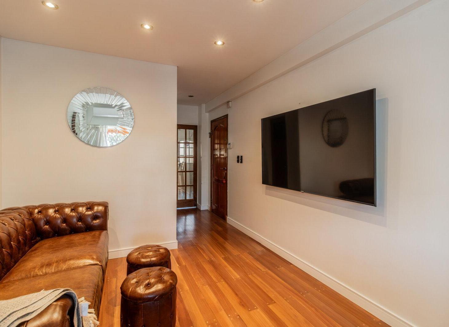 Foto de VENTA DE PH TRIPLEX 4 AMBIENTES C/PATIO Y PILETA, BALCÓN COCHERA, imagen 4