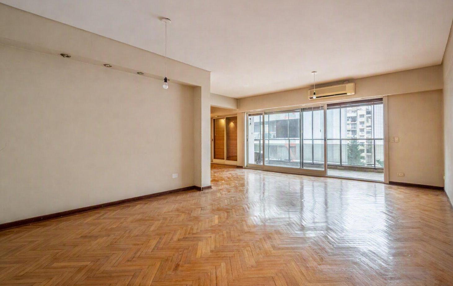 Foto de VENTA PISO 4 AMBIENTES C/DEPENDENCIA, BAULERA Y 2 COCHERAS CUBIERTAS, imagen 2