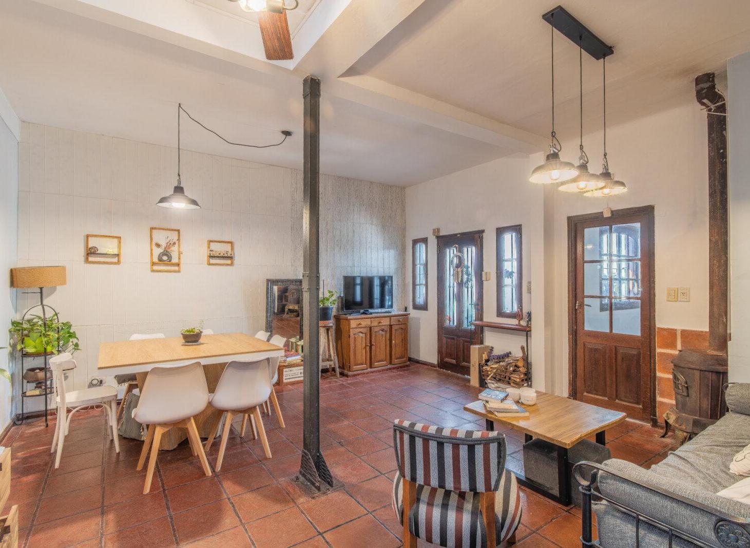 Foto de VENTA DE CASA 4 AMBIENTES EN 2 PLANTAS C/PATIO, QUINCHO Y TERRAZA EN, imagen 1