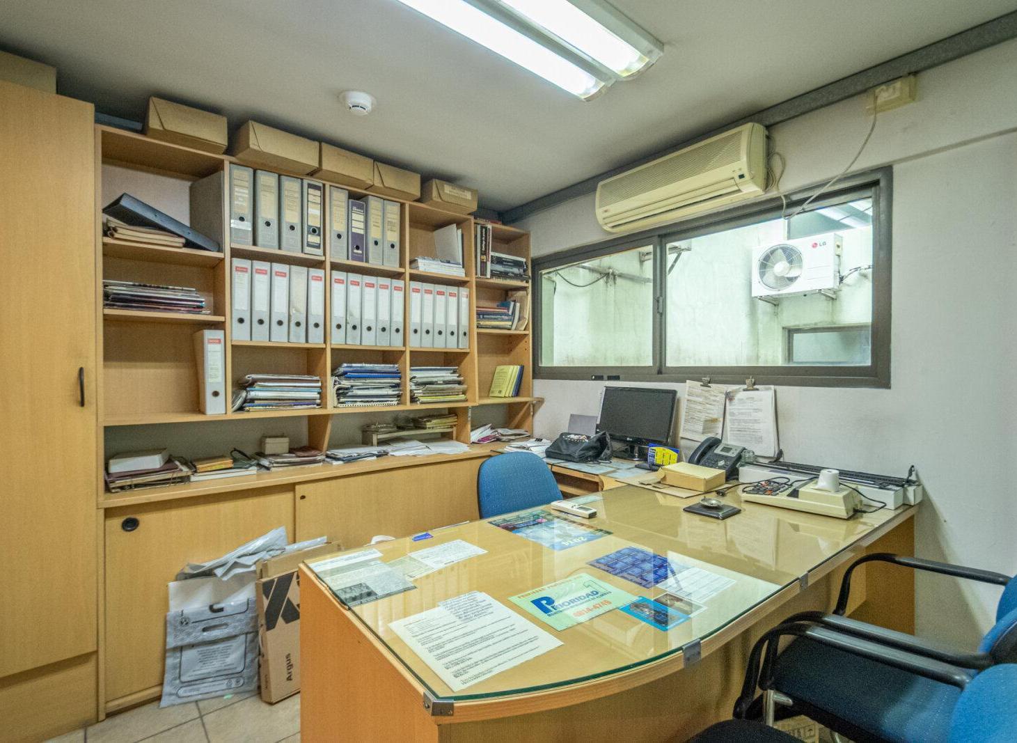 Foto de VENTA DE EDIFICIO-LOCAL DE 3 PLANTAS, SÓTANO, TERRAZA, LOTE PROPIO, SIN, imagen 3
