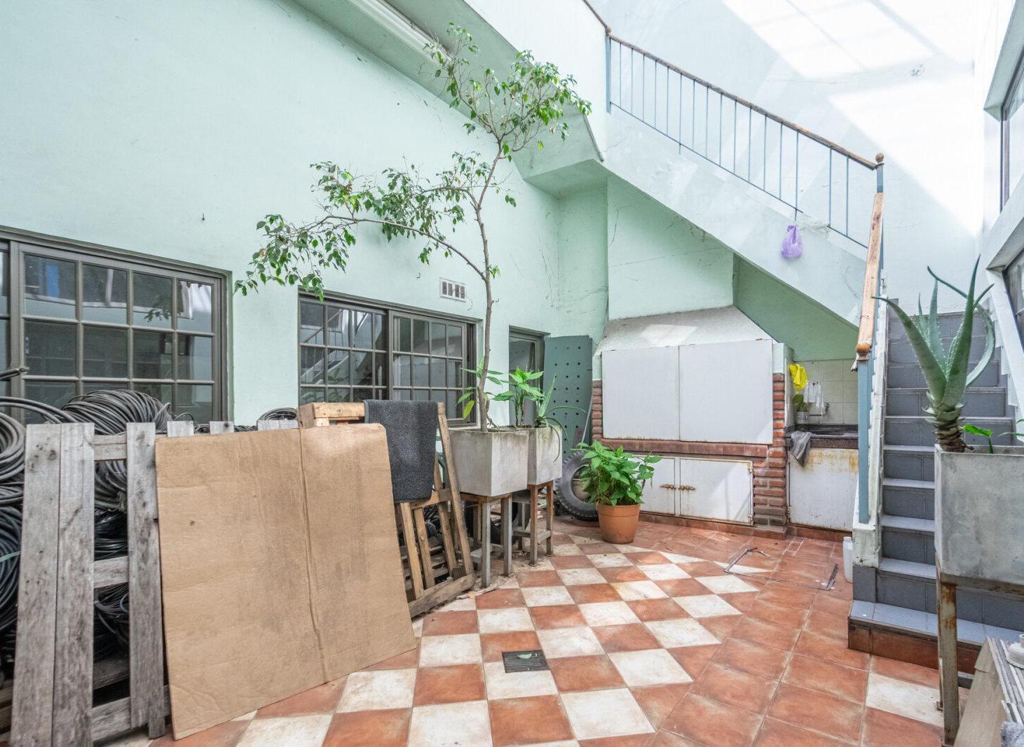 Foto de VENTA DE EDIFICIO-LOCAL DE 3 PLANTAS, SÓTANO, TERRAZA, LOTE PROPIO, SIN, imagen 1