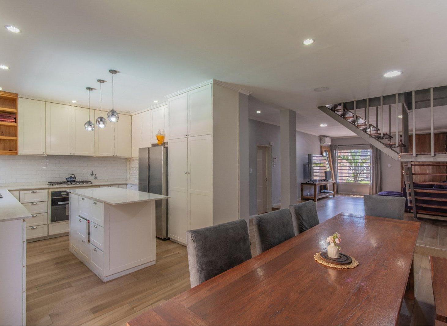 Foto de VENTA CASA 6 AMBIENTES CON COCHERA, PATIO Y PISCINA CLIMATIZADA EN, imagen 5