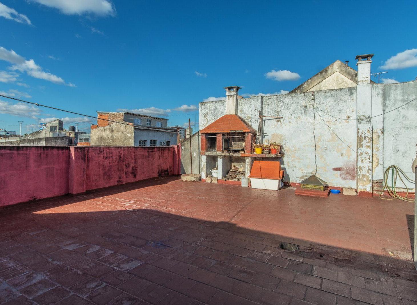 Foto de VENTA PH 4 AMBIENTES AL FRENTE C/TERRAZA PROPIA Y ENTRADA INDEPENDIENTE, imagen 1