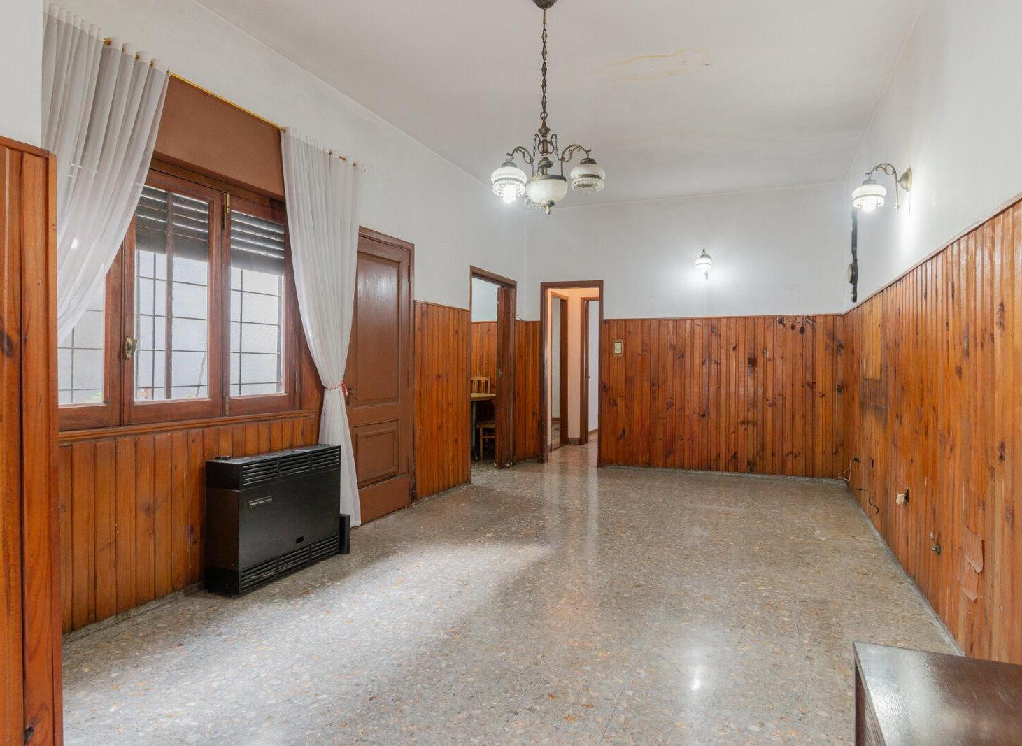 Foto de VENTA DE CASA 5 AMBIENTES C/COCHERA CUBIERTA, PATIOS Y TERRAZA EN, imagen 2