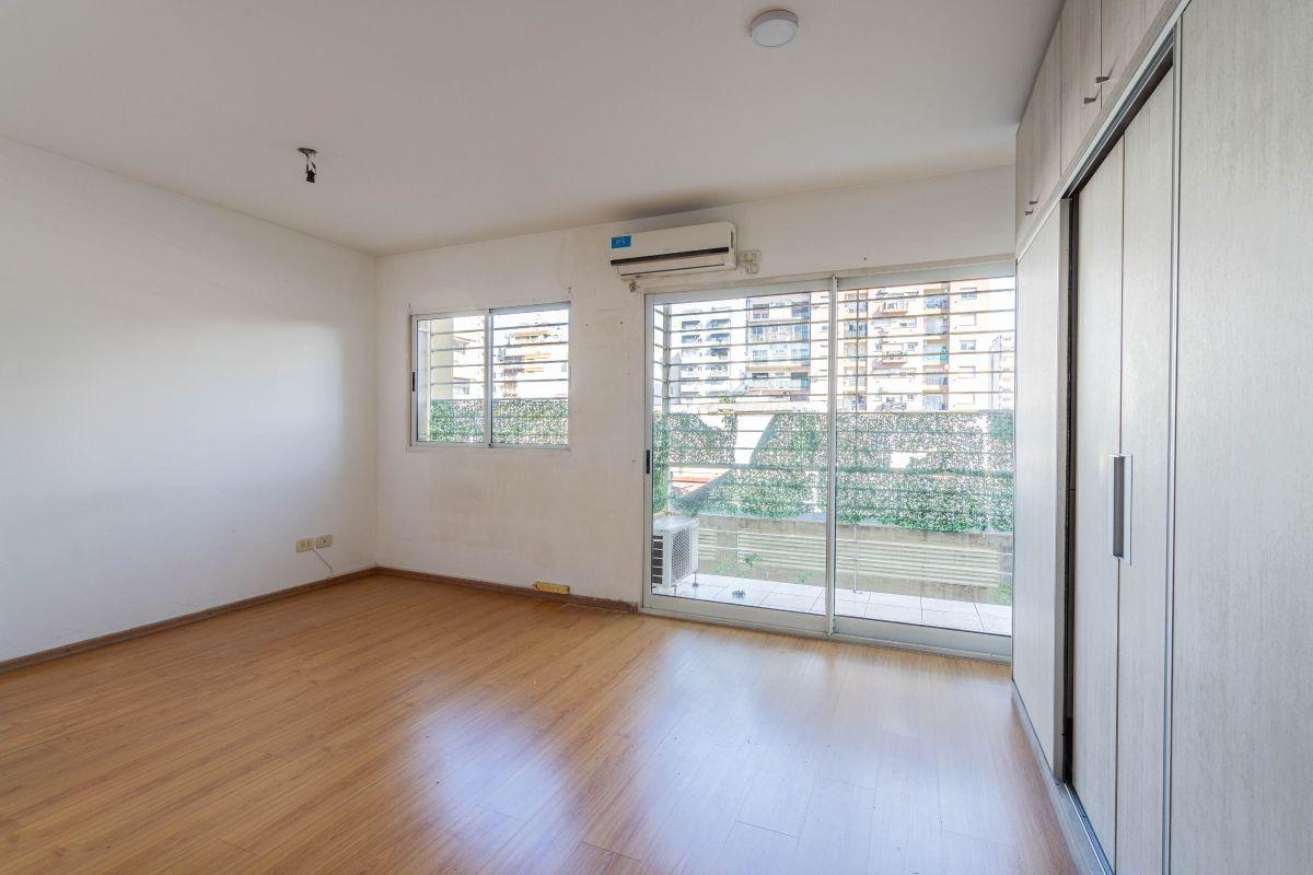 Foto de Monoambiente con balcon en Flores y buena ubicacion, imagen 1