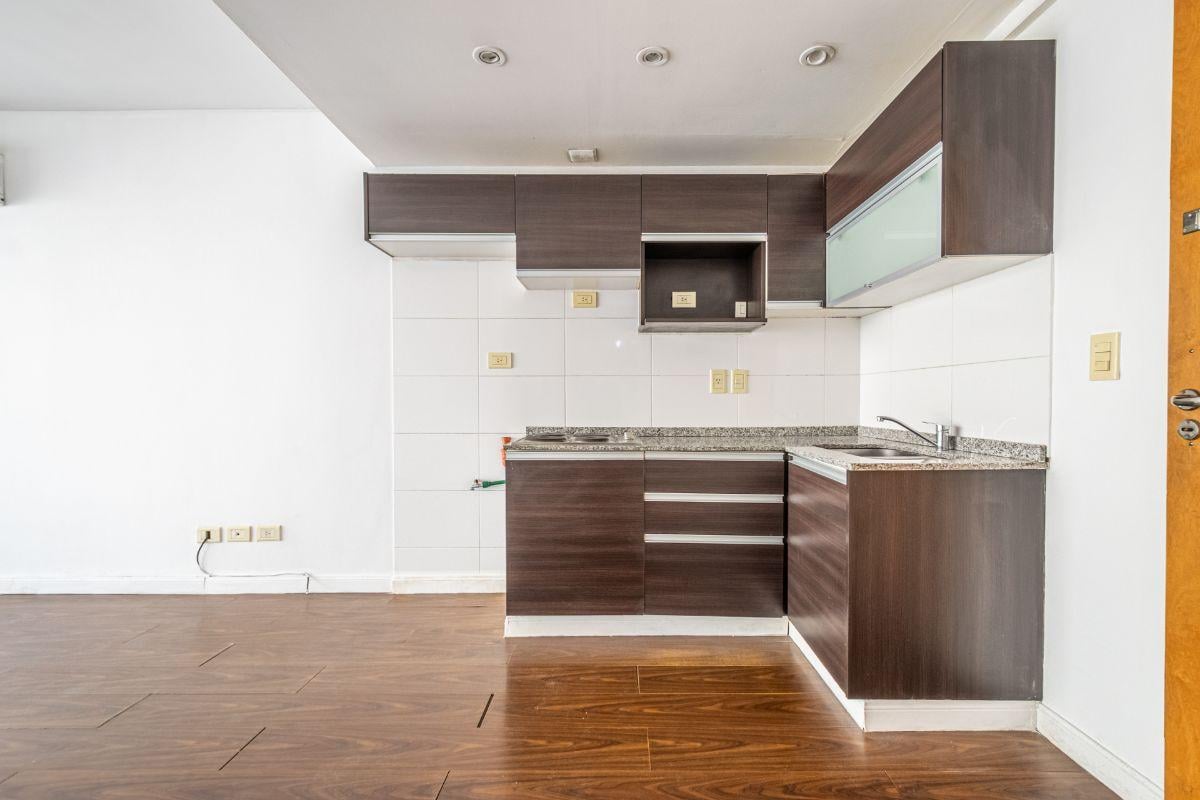 Foto de Monoambiente de 33 m² luminoso y con balcon en alquiler en San Nicolás, imagen 5