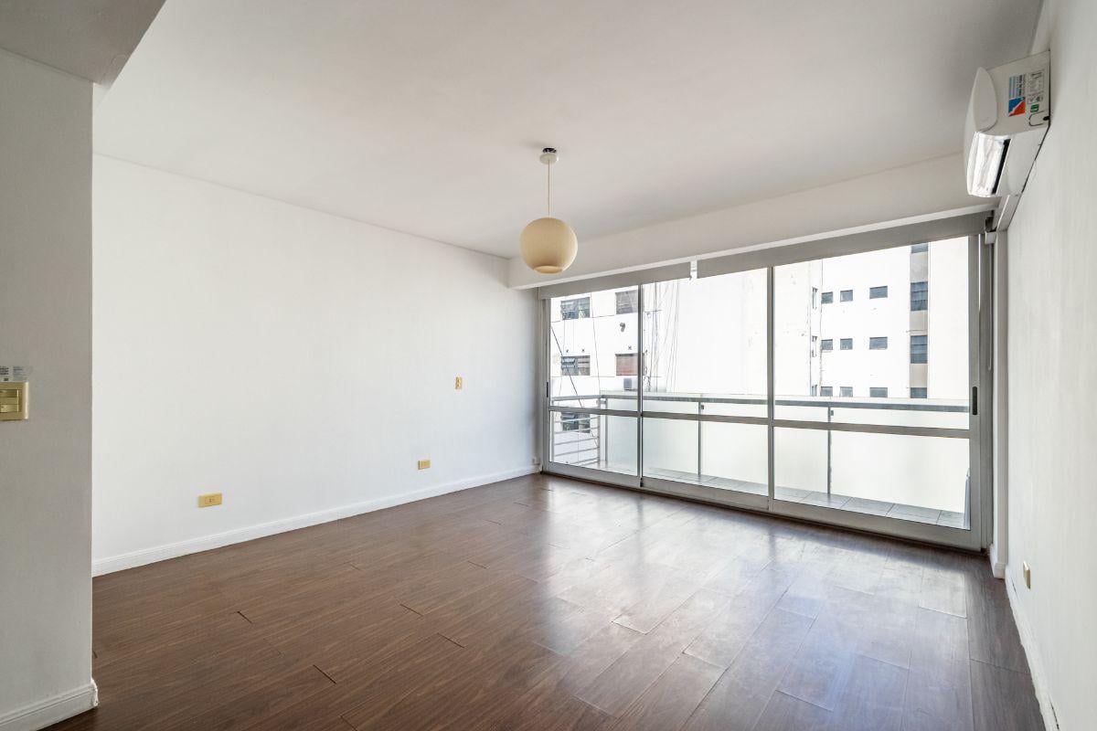 Foto de Monoambiente de 33 m² luminoso y con balcon en alquiler en San Nicolás, imagen 1