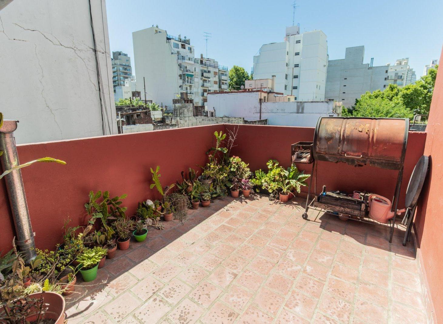 PH 4 AMBIENTES . RECICLADO MUY LUMINOSO CON TERRAZA . CONTRAFRENTE