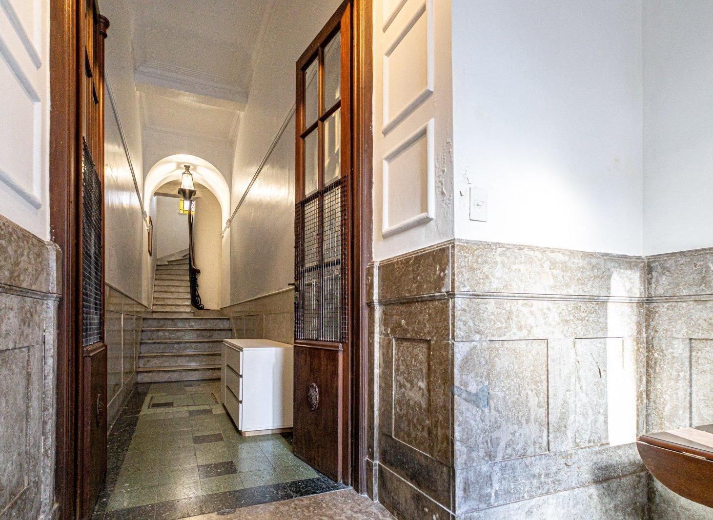 Foto de Departamento PH en Venta 6 amb - Terraza y parrilla - Ingreso, imagen 3