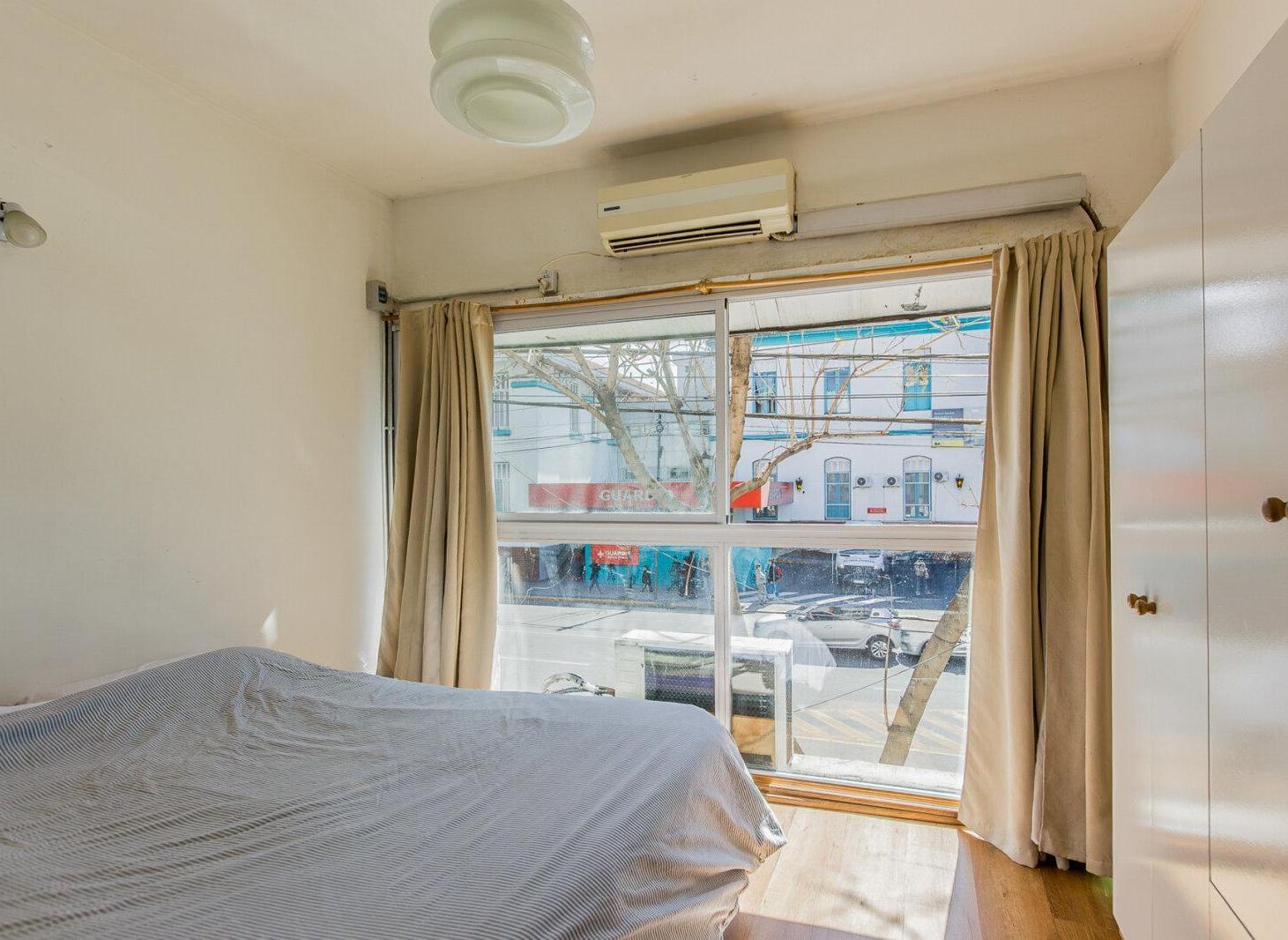 Foto de OPORTUNIDAD - DEPARTAMENTO - FRENTE AL HOSPITAL PIROVANO, imagen 3