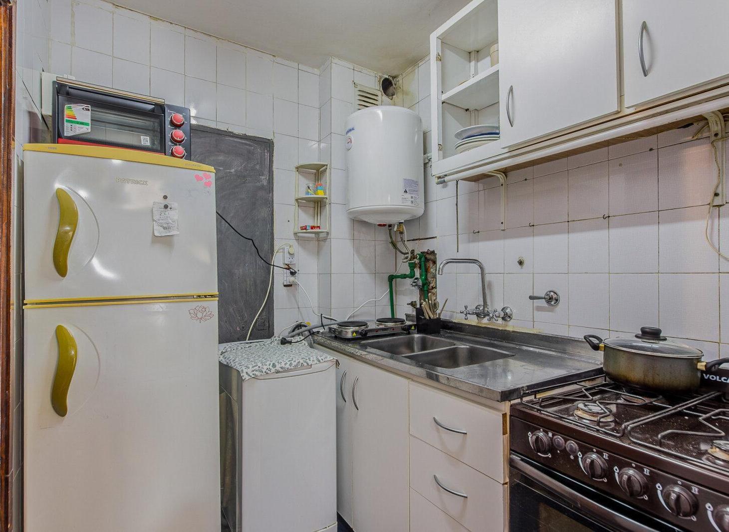 Foto de OPORTUNIDAD - DEPARTAMENTO - FRENTE AL HOSPITAL PIROVANO, imagen 4