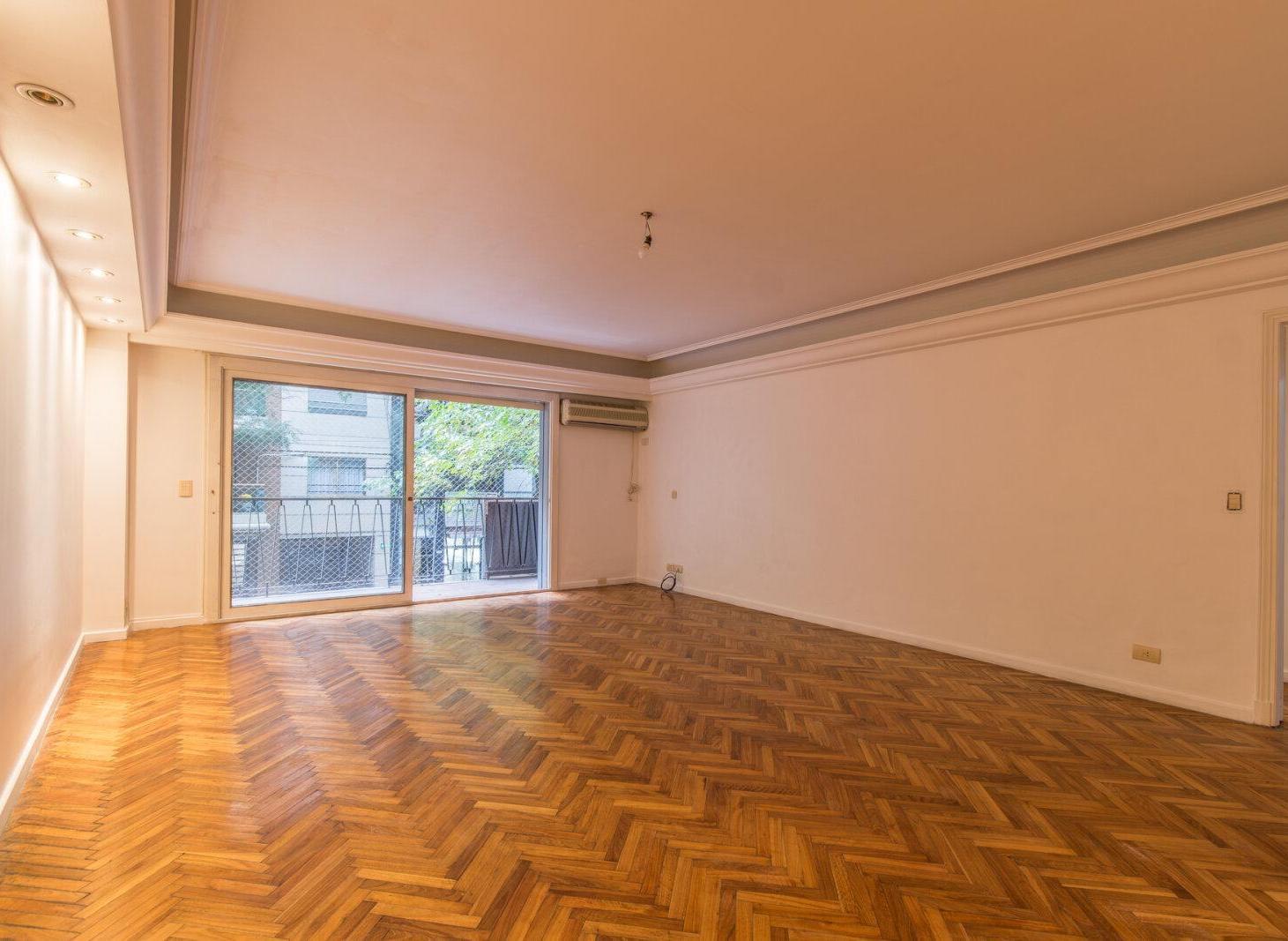 Foto de Piso de cuatro ambientes - Palermo Nuevo - Cochera y baulera, imagen 4
