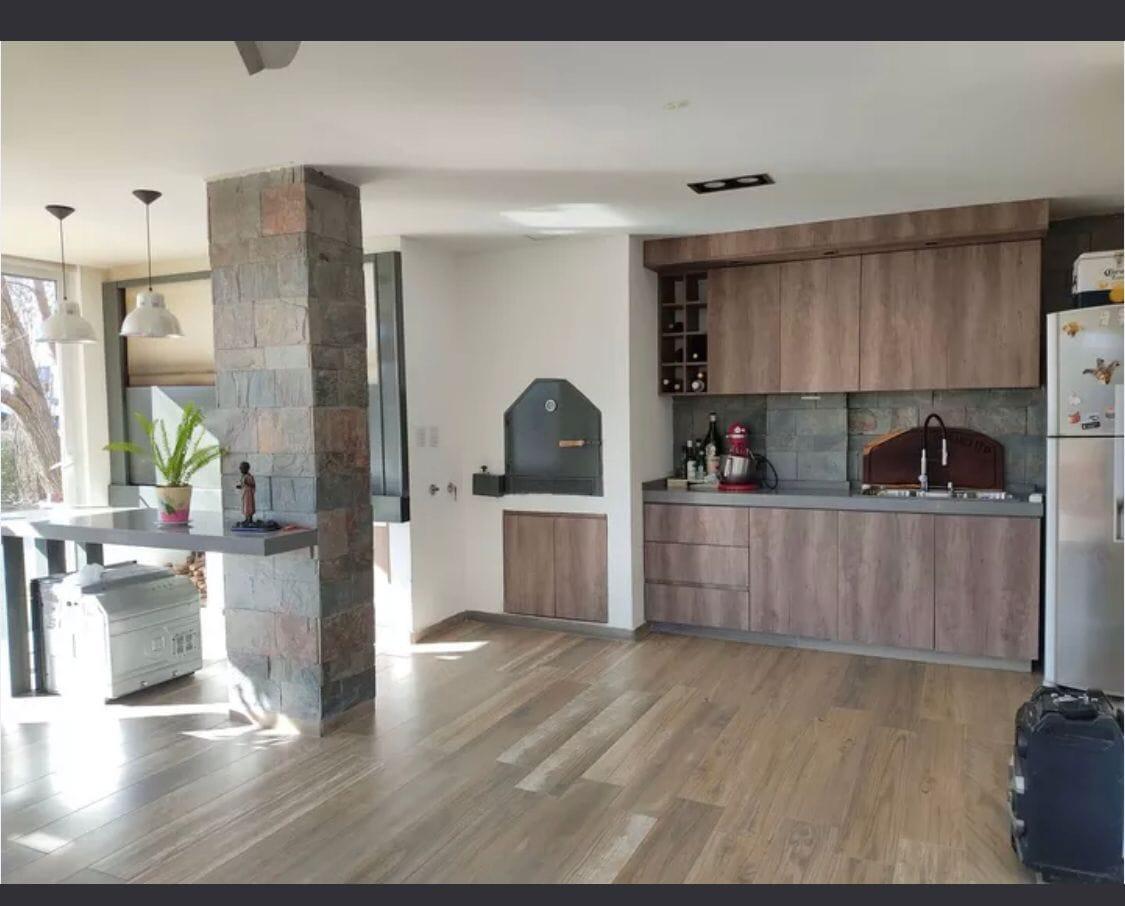 Increible Casa Tipo Duplex en B° Cerrado 5